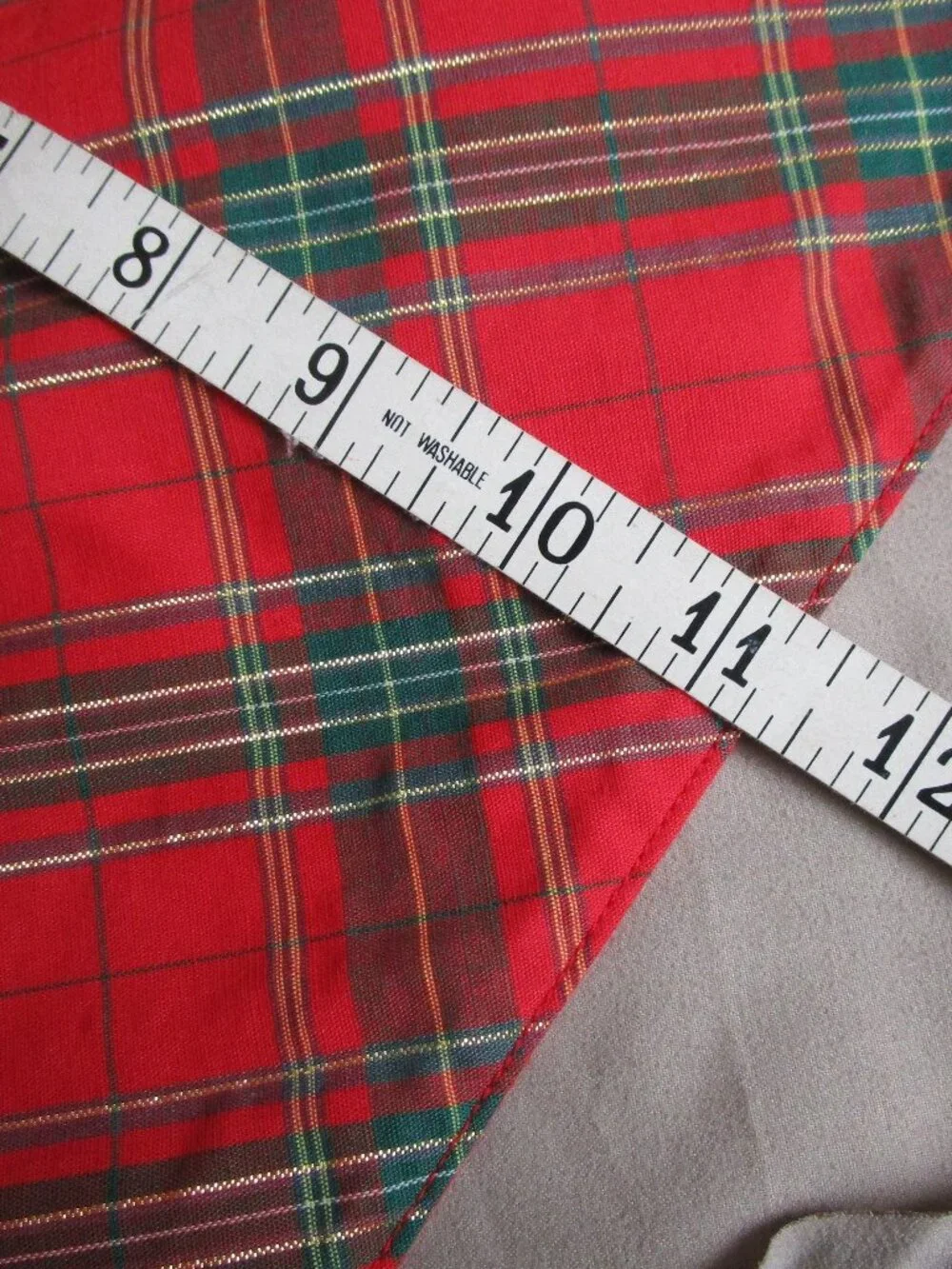 set of metallic threaded plaid placemats